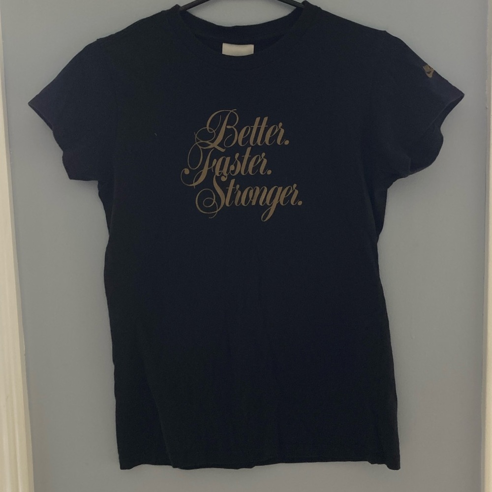 Black Nike t-shirt in size medium good condition